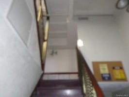 31572042