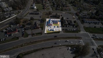 31573889