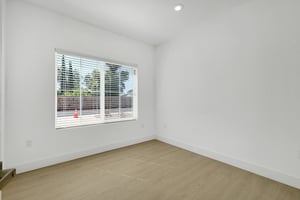 31576802