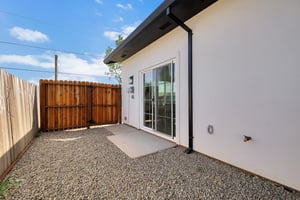 31576818