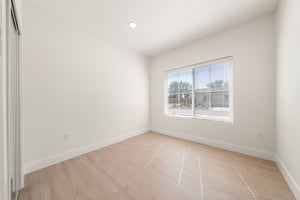 31576831