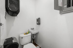 31679952