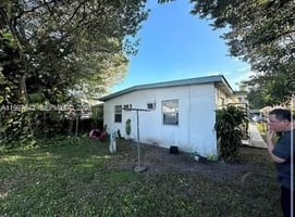31577593