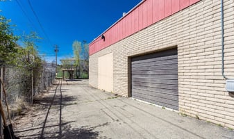 31581371