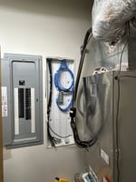 31581530