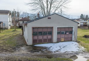 31581608
