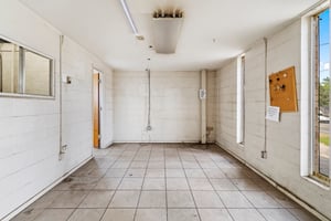 31582757