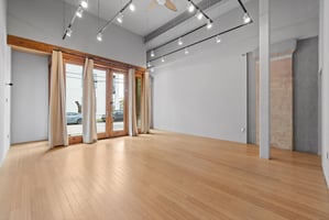 31583023