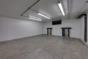 31582981