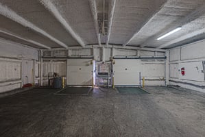 31582977