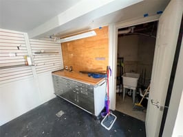 31583921