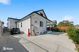 31585279