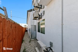 31585276