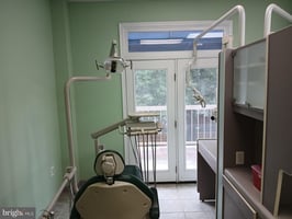 31585689