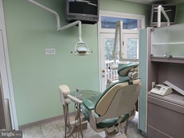 31585690