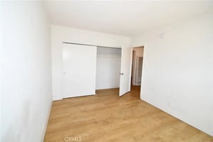 31589798