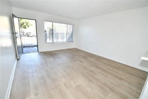 31589825