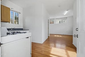 31590072