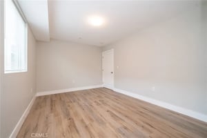 31590329