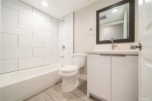 31590316