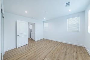 31590758