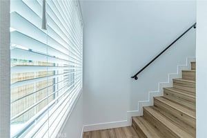 31590744