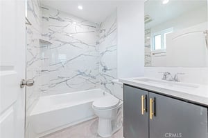 31590729