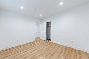 31590761
