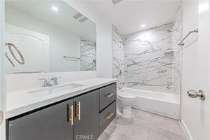 31625847