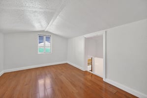 31593069