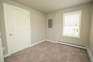 31593001
