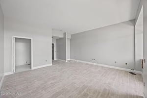31593972