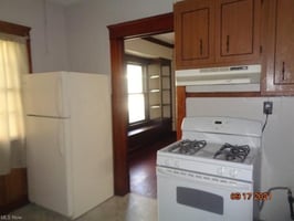 31593608