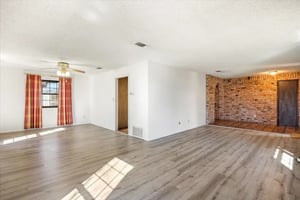 31594132