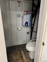 31594868
