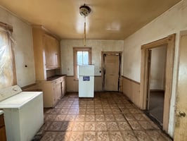 31596873