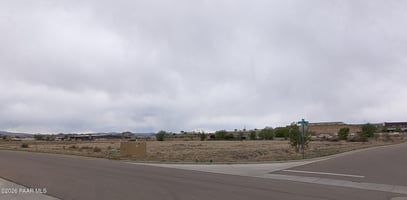 31597540