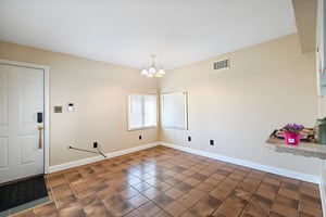 31598083