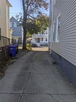31600647