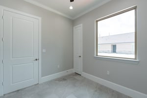31601270