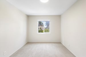 31603607
