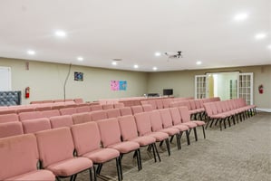 31604318