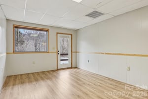 31622053