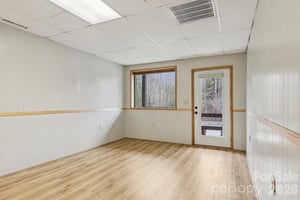 31622054