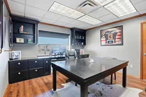 31708632