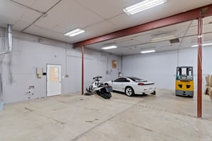 31606005