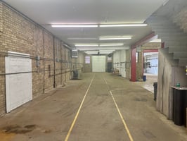 31643211