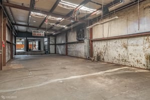 31607674