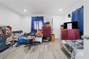 31610894