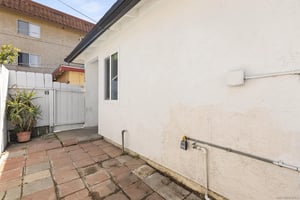 31627423